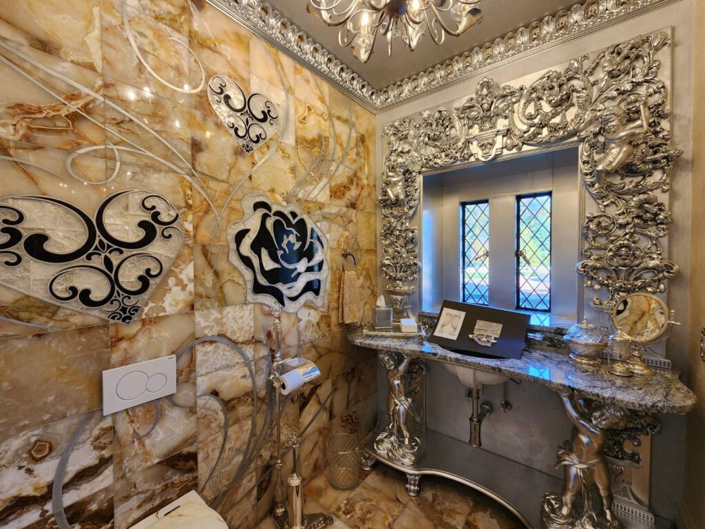 Color scheme in powder room by Andrea D'Alessio